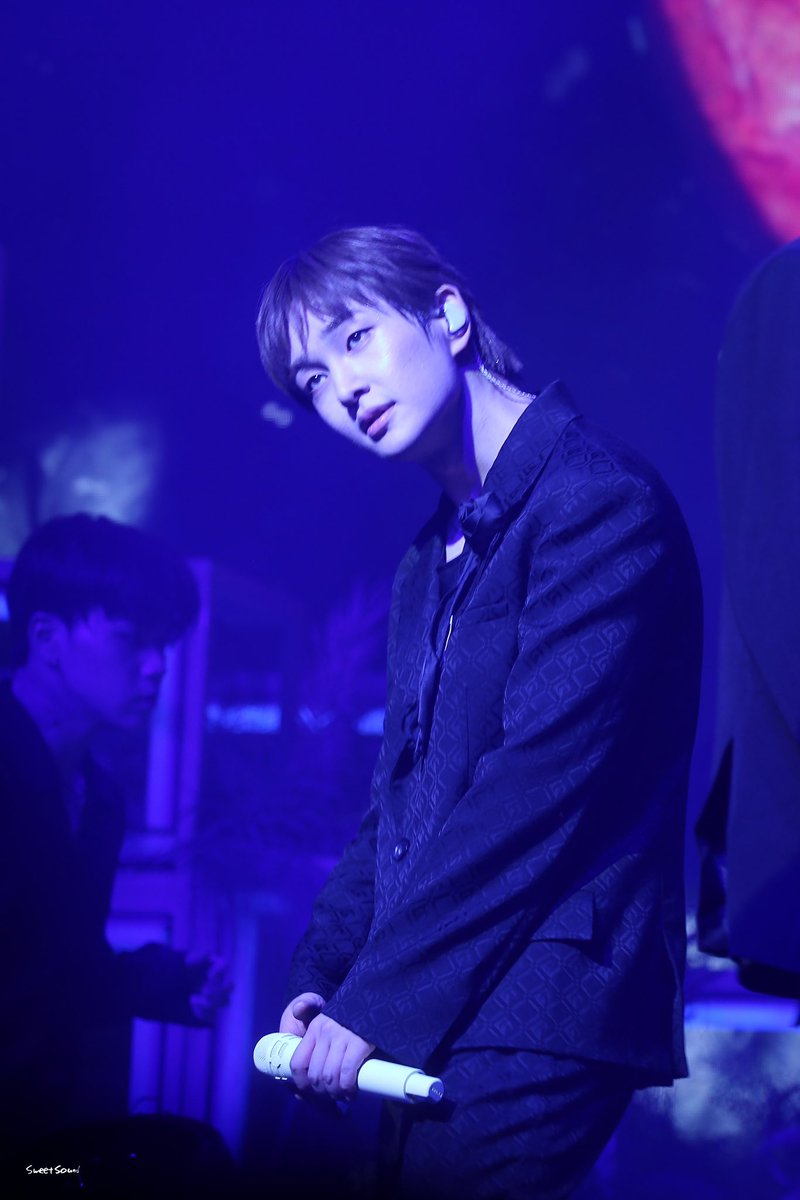 hourlyjinki's tweet photo. #온유 #ONEW #オニュ@SHINee @ONEW_GRIFFIN https://t.co/xvpQPlESP2