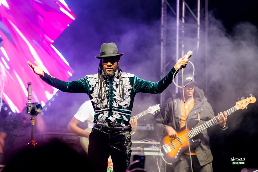 WinkyDFan's tweet photo. He is the Maestro of Melodic Majesty, The Reggae Ruler, The Sonic Sorcerer, Dancehall Maestro, Dancehall Igwe, Gombwe, Ghetto Gladiator, ChiExtra, The Big Man Winky D🐐 https://t.co/R75ggRoepS