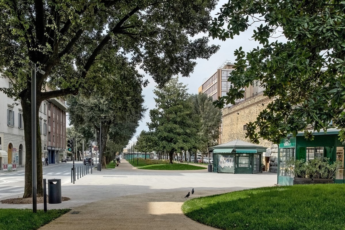 METALOCUS's tweet photo. En este contexto, el proyecto de rehabilitación llevado adelante por abp architetti recupera el valor paisajístico del área de intervención. Tras una serie  de desafortunadas modificaciones, la propuesta original ha perdido su  carácter y su esencia original. https://t.co/WcXkme9rFY