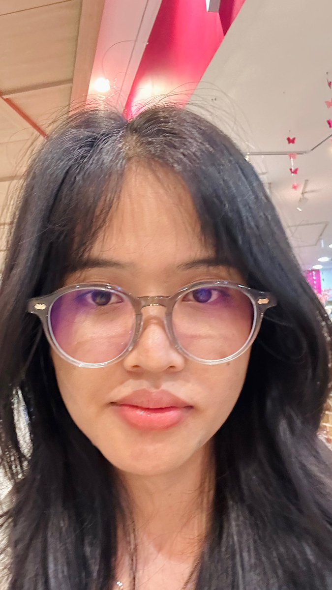 p_picchi_'s tweet photo. Protecting your eyes with OWNDAYS💛 https://t.co/z8jcwgAVkY