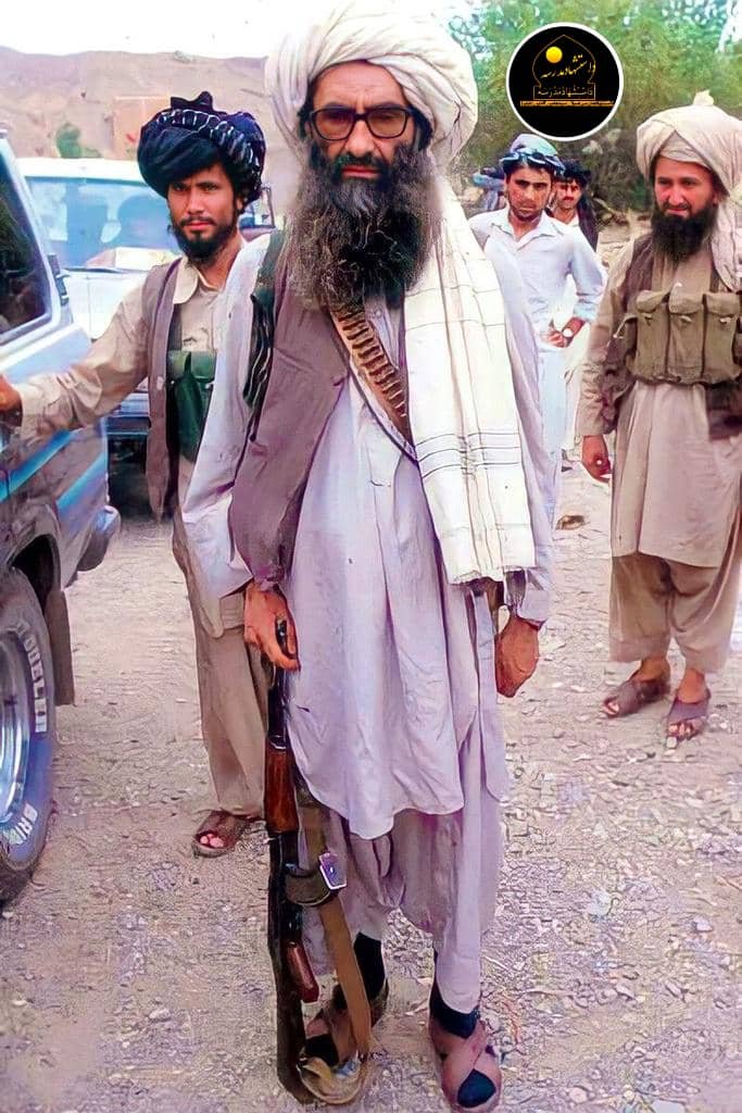 Muhammad1zsaeed's tweet photo. څوک دی که مو وپيژندی نوم يې کمینټ کړئ https://t.co/njfvfYtKtn