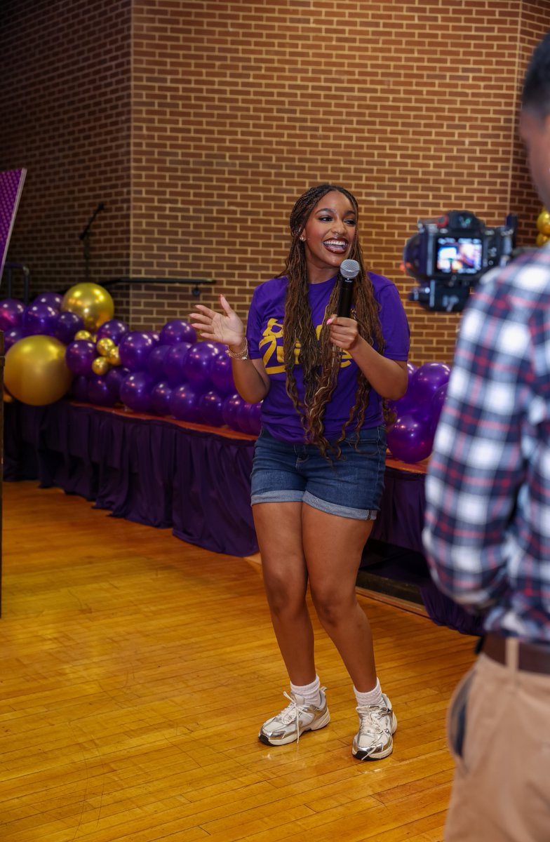 AlcornStateU's tweet photo. The TGMCF (Thurgood Marshall College Fund) and SOAR (Seeking, Observing and Achieving Results) Scholars Program at Alcorn is where it all begins! 💜💛
Explore
 Lead
 SOAR
#AlwaysAlcorn https://t.co/ZcHW85o3q1