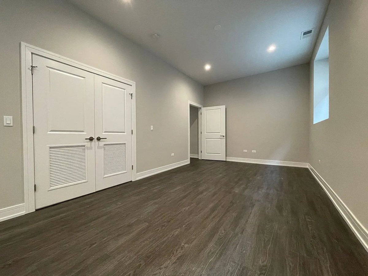 CaganManagement's tweet photo. 📍1730 W Greenleaf Ave 📍

🔑 Rogers Park neighborhood
🔑 Modern 1 bedroom apartment
🔑 Stainless steel appliances + dishwasher
🔑 In-unit washer/dryer
🔑 Central heat &amp; A/C
🔑 Single elevator
🔑 Pet friendly

📱 (618) 677-5728 (call/text)
✉️ cagan.rogerspark@rentlife.com https://t.co/rTZfUjZnS9
