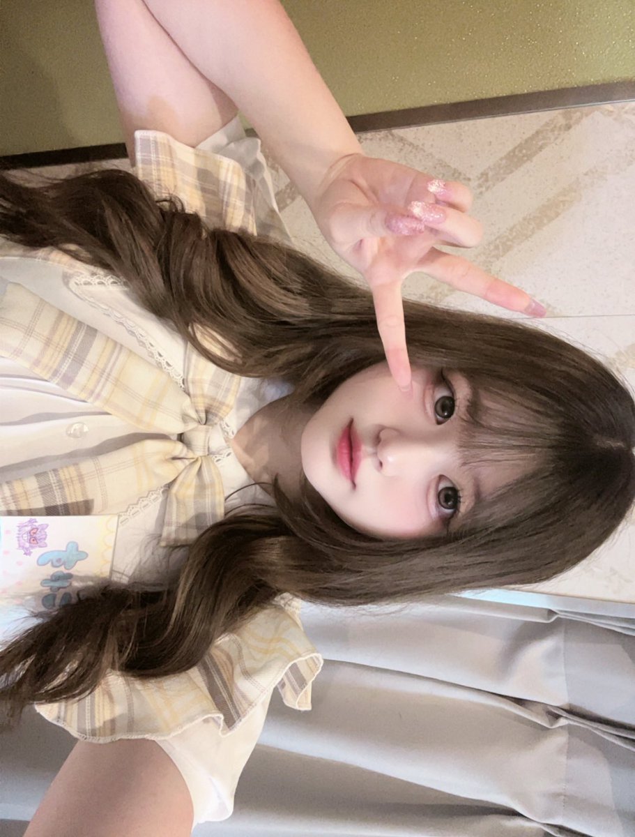 ramoon_nyass's tweet photo. 最近ネイル変えすぎ問題なんだけど、もう変えたい

みんな爪の違いわかる？？笑笑笑笑笑笑 https://t.co/ss3f8xoruD