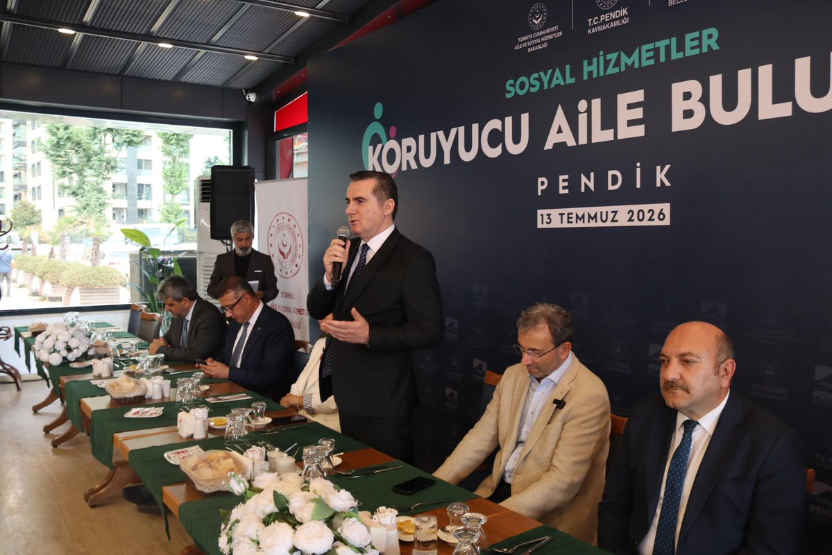 istanbul_pendik's tweet photo. Kaymakamımız Mehmet Yıldız, Koruyucu Aile Günü münasebetiyle Pendik Belediye Başkanımız Ahmet Cin’in ev sahipliğinde düzenlenen; Pendik, Tuzla ve Kartal ilçelerimizde ikamet eden koruyucu ailelerin yer aldığı programa; Tuzla Kaymakamı Ümit Hüseyin Güney, Kartal Kaymakamı Edip Çakıcı ve Aile ve Sosyal Hizmetler İl Müdürü Ömer Turan ile birlikte katıldı.