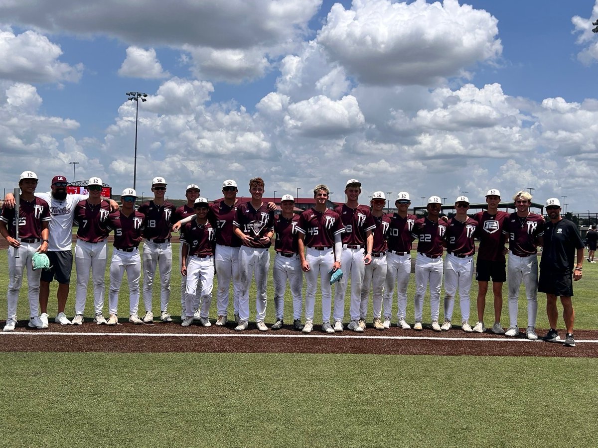 CadeEreckson3's tweet photo. Great weekend with the team at the Don Mattingly Tournament, finishing 2nd in the top division and going 7-1. 

Finished with a .500 OBP and made 3 appearances on the mound, throwing 3.0 IP with 3 K and 1 ER.

@TJGarry1 @_stayfocused @TXTwelveCapCity @KevinJKeyes @EFND_Baseball https://t.co/KHojcDr2nd