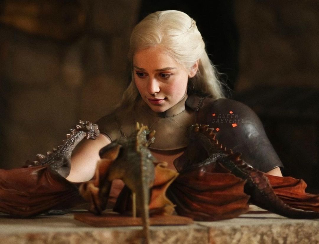 paloma_datgirl's tweet photo. Why was Daenerys called the Mother of Dragons if she didn't actually give birth to any dragons? https://t.co/U8gXqF4Q4o