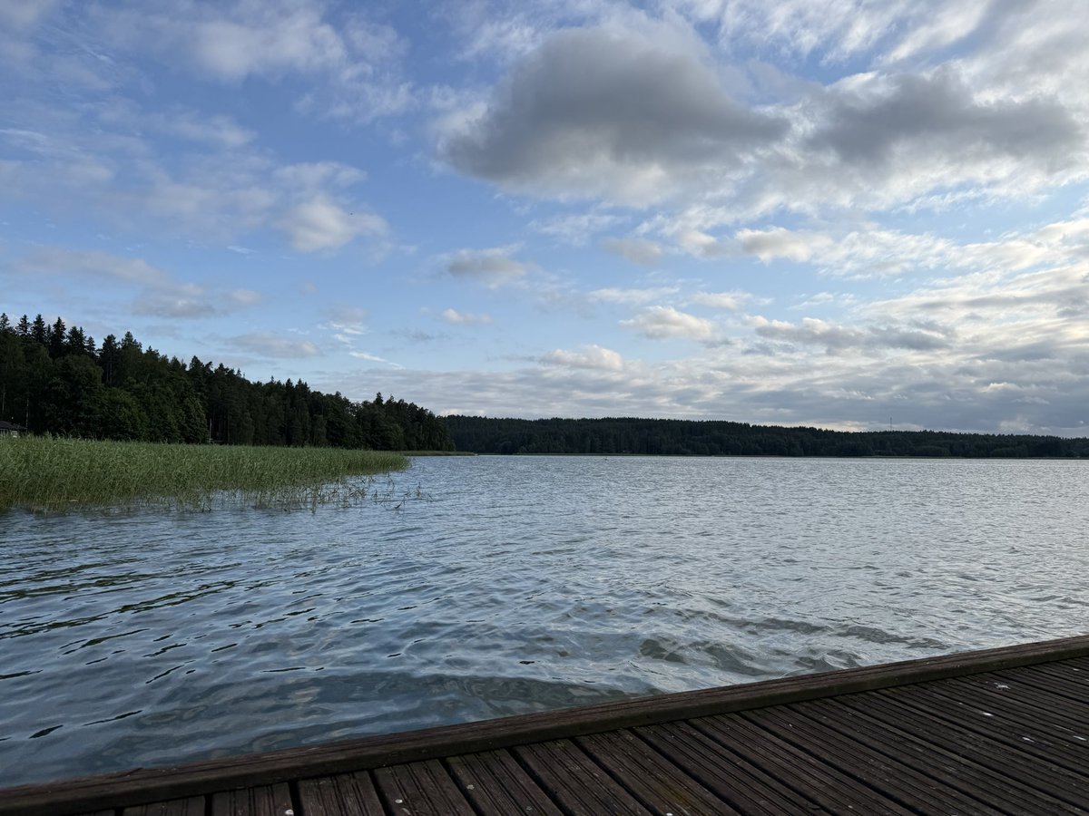 OttoTannenberg's tweet photo. Pikkuhiljaa lomatunnelmiin. Ei oikein malttaisi pitää lomaa, kun töissä on niin kivaa ja mielenkiintoista, mutta väkisin hiljenee pariksi viikoksi. https://t.co/ZgguP4Z21z