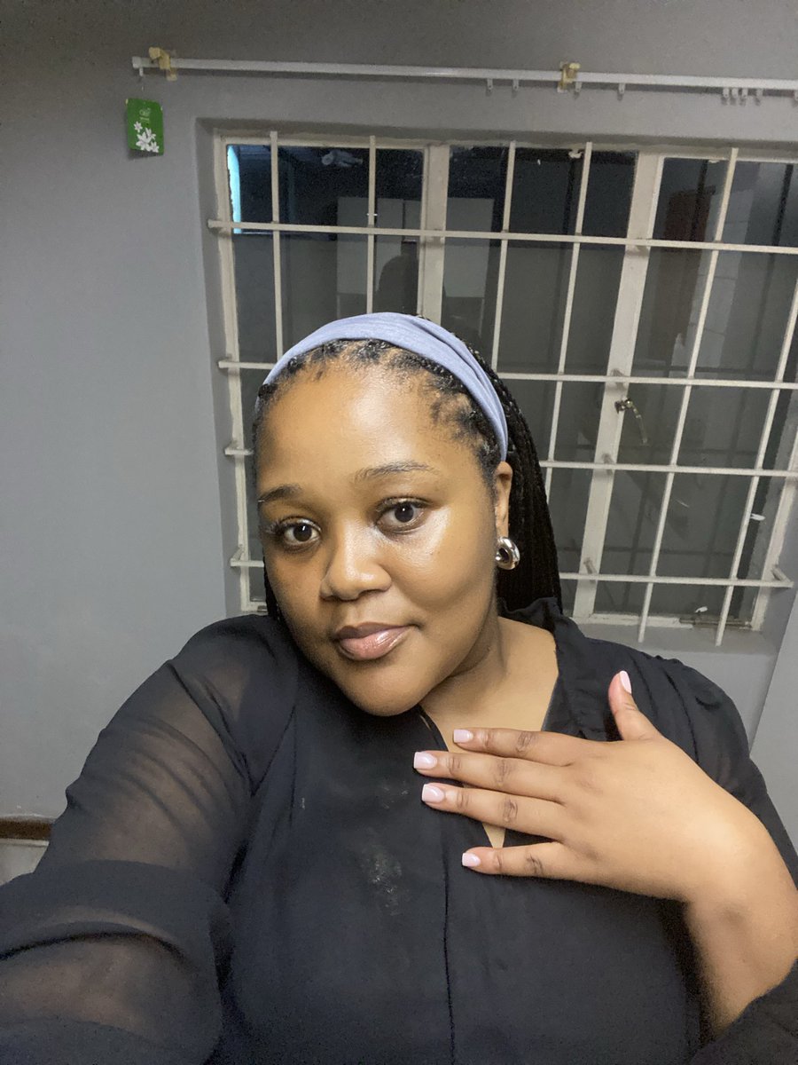 aluluthooooo's tweet photo. A beautiful Xhosa girl just entered the TL. 🤭 #NoFilter 😚🤪 https://t.co/i76o40UbSF