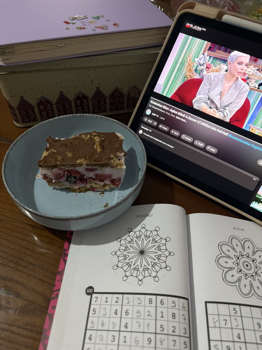 vanilcawd's tweet photo. 🍓🍪🫐 https://t.co/4Z8E5kz80g