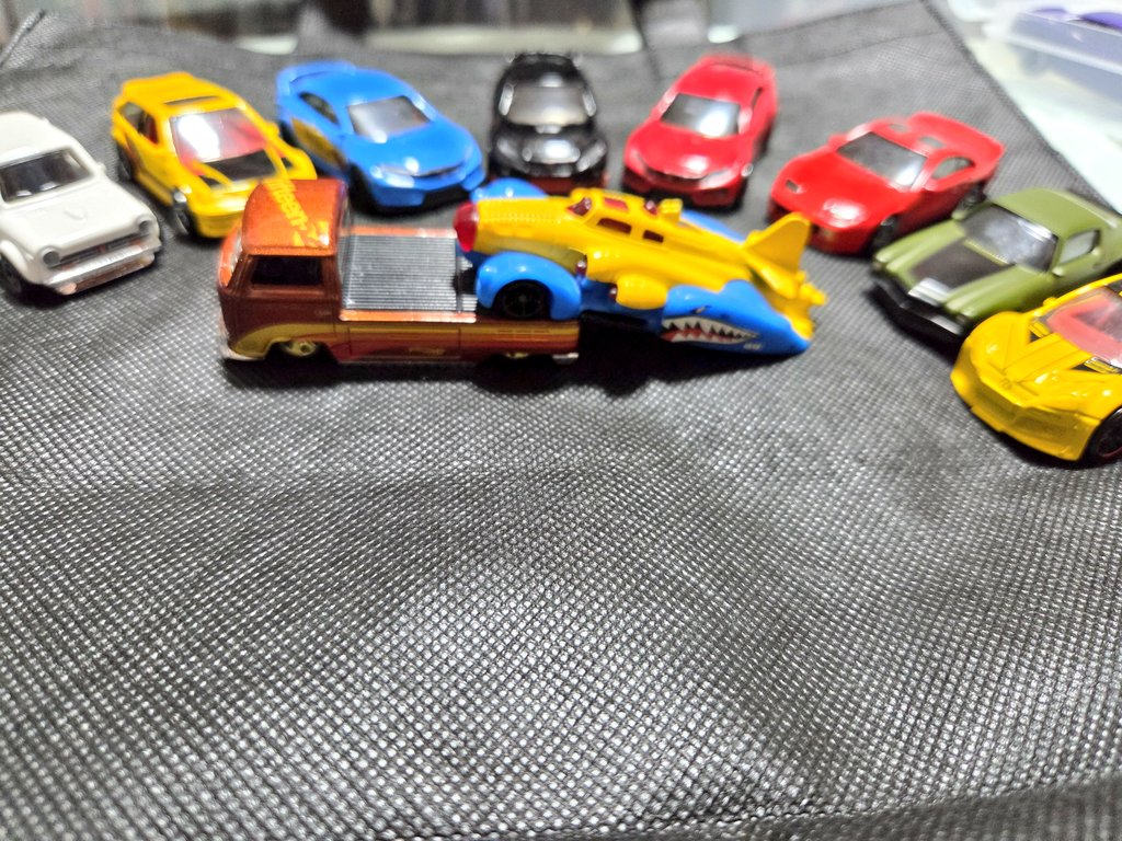 MuXiong20802's tweet photo. 先日のリサ店巡り休日のリフレッシュ🚗トイザらスに行きお安くなった5Pack発見以前師匠に譲っていただいたコックニーキャブのバリ発見即購入😁✨✨その後ロケットトイズさんへ今回はコレクティブルKINGKUDA
とルース購入カルソニックカラーに一目惚れして1台ゲットしちゃいました😁✨ https://t.co/Gg87S7PLs2