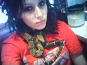 jerichosgrave's tweet photo. Just wanted to show off my girlfriend (she's also an alter in a system, don't make it weird) https://t.co/DGydBQ4Dvs