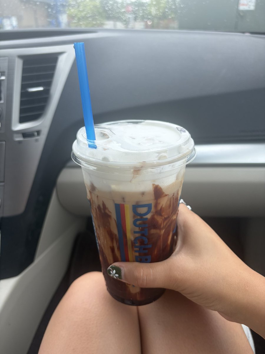 sweetpianofairy's tweet photo. 22 years old. fully paid off dutch bros. this isn’t parents money. this is hardwork, grit, dedication, grind and persistence https://t.co/seJVtmiQn8
