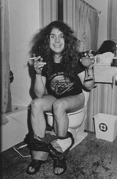 FamousWall06's tweet photo. ♠️
#vampire of #metal 
#ozzy 
If U Like it, Please Support Me.
#music #grammys #pop #song #celebrities #artist #guitar #record #hits https://t.co/qncP3ier4q