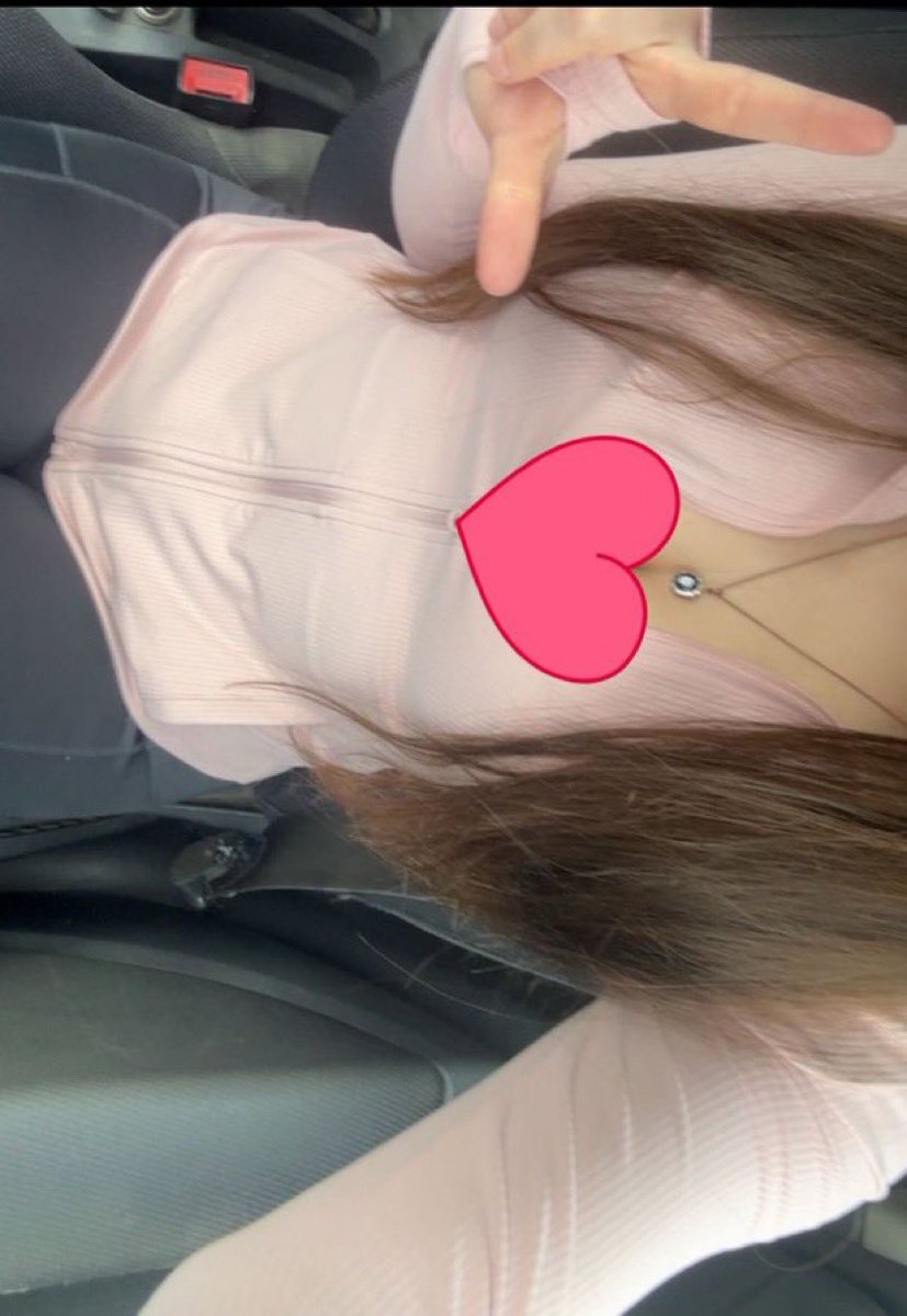 BratAlexis6's tweet photo. Look at you so desperate for a glimpse of me, I know you wish wifey looked like me 😉 

Do I make your mind go all fuzzy, I promise it's completely normal its just me worming my way into your brain 🤩

Let me take control of everything 😘

Findom Catfish brat scam ripoff paypig https://t.co/8Nsom3ZBvc