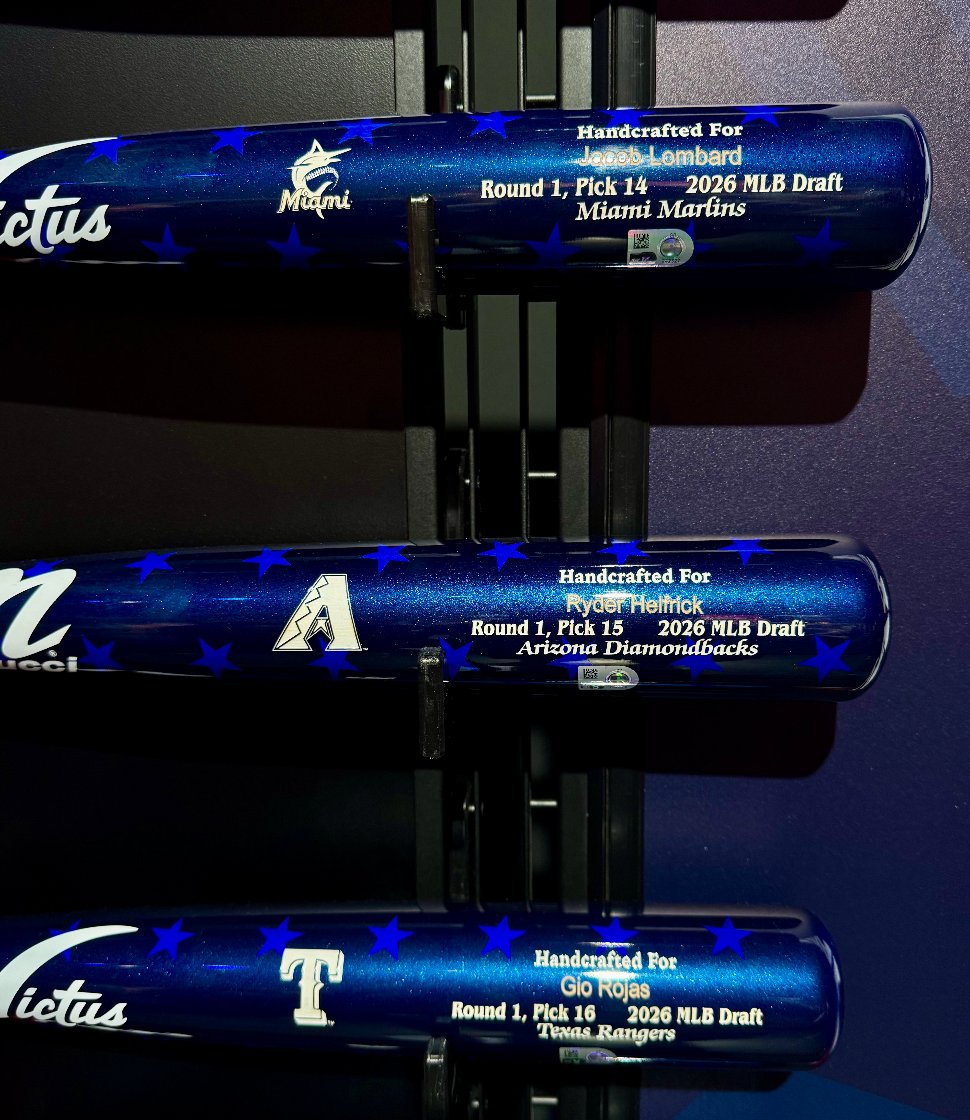dbackslatest's tweet photo. Ryder Helfrick's bat from being selected No. 15 overall in the 2026 MLB Draft is on display at the MLB All-Star FanFest ⭐️🪵

A pretty cool honor for one of the Diamondbacks' top prospects during All-Star Week in Philadelphia

#MLB #AllStar #MLBDraft  #Diamondbacks #RyderHelfrick https://t.co/PkzZPlBLi4