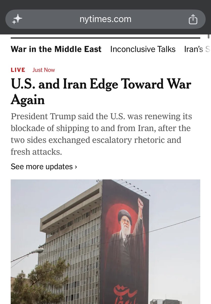 SometimesWeekly's tweet photo. Donald Trump could announce The Sky is Green and after three weeks of agreement (agreenment?) the New York Times would report an emerging consensus that, upon looking up, many people think the sky may be actually be reverting to its Pre-Green Hue. https://t.co/WupDhnYgEA