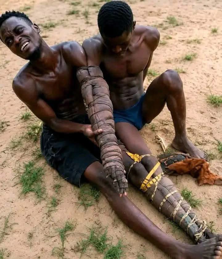 Politique_Tout's tweet photo. BA KULUNA OYO IL FAUT TOSALA BANGO KAKA BOYE PO BALAPA 😂😆 https://t.co/V5wkS8ZWqs