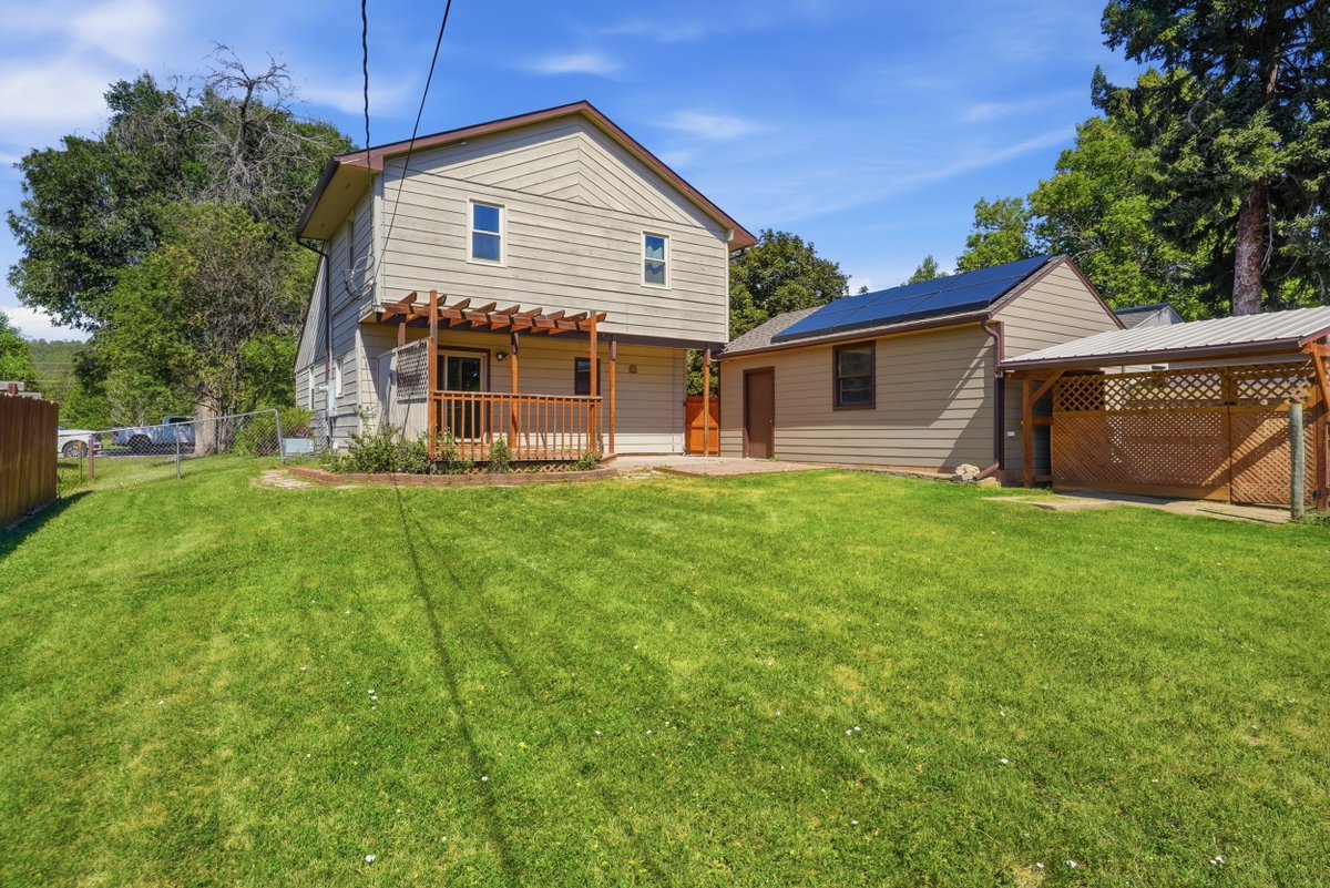 christians_team's tweet photo. #JustListed  802 Roubaix Dr, Rapid City, SD | $349,000
Move-In Ready 1,464 sq. ft. Home with Solar &amp; Battery Backup keeping bills low year round. 
3 Bedrooms | 2 Full Baths | 1-Car Garage
- https://t.co/2xaEu8WIMK
- Call 605-340-0768 for details https://t.co/AWQoihCQuf