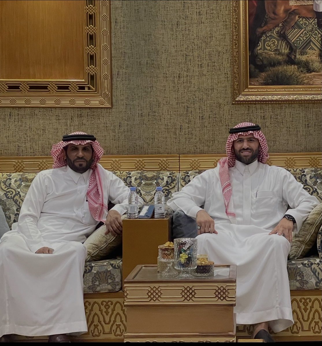 ASNA_20's tweet photo. اللهم اغفر لعبدك محمد بن مناحي بن عميره وارحمه وعافه واعف عنه وأكرم نزله ووسع مدخله واجعل قبره روضة من رياض الجنة وأسكنه الفردوس الأعلى اللهم اجبر كسر قلوب اخوانه واسرته وقلوبنا وإجعلهم لقضائك وقدرك صابرين، يارب كُن معهم وقوّهم وزدهم صبر وآجرهم على صبرهم، 
إنا لله وإنا اليه لراجعون 
عز الله انك فقيده يا اخوي وعزائنا انا مسلمين ونؤمن بالجنه واللقاء فيها بإذن الله ورحمته