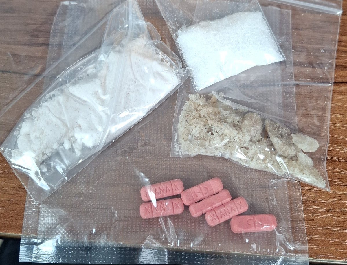 Diccongray's tweet photo. my stuff finally came💪💪 which one should i try first. 

https://t.co/zZFW2NgSVt
#drugtwt https://t.co/91sMOQy7ow
