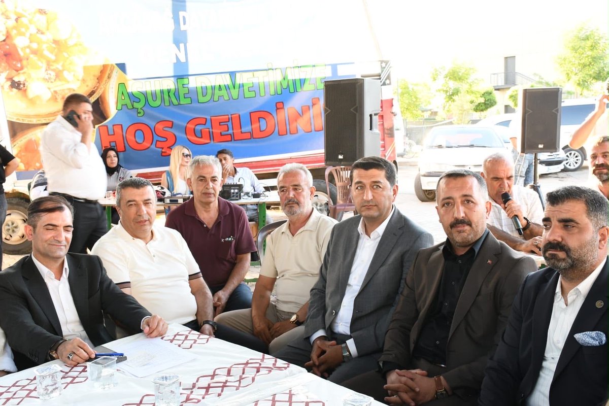 mahmutboyraztr's tweet photo. Paylaşmanın, birlik ve beraberliğin simgesi olan aşure programında bizleri bir araya getiren Akçadağ Dayanışma Derneği’ne teşekkür ediyoruz.

Misafirperverlikleri ve samimi ev sahiplikleri için Akçadağ Dayanışma Derneği Başkanımız Murat Maskar ile kıymetli yönetim kurulu üyelerine teşekkür ediyor, düzenledikleri bu anlamlı programın hayırlara vesile olmasını diliyoruz. Rabbim birlik ve beraberliğimizi daim, muhabbetimizi bereketli eylesin.