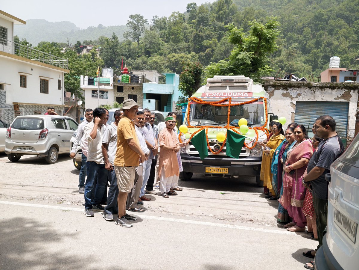 sanjivrishikesh's tweet photo. आज यमकेश्वर विधानसभा के लिए निःशुल्क मोबाइल मेडिकल यूनिट (MMU) सेवा का शुभारंभ किया गया।

यह मोबाइल मेडिकल यूनिट दूरस्थ एवं दुर्गम गाँवों तक पहुँचकर स्वास्थ्य परीक्षण, चिकित्सकीय परामर्श, प्राथमिक उपचार तथा आवश्यकता पड़ने पर विशेषज्ञ उपचार के लिए रेफरल की सुविधा उपलब्ध कराएगी। https://t.co/IOxl533Qyj