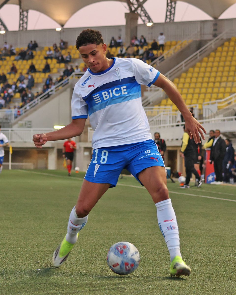 Cruzados's tweet photo. ¡Arriba Pancho! ✊

Qué bueno que ya todo está mejor y que no fue una fractura y solo una contusión fuerte en tu nariz.

A recuperarse y vamos con todo para los próximos desafíos 👊 https://t.co/H0njsLK8Is