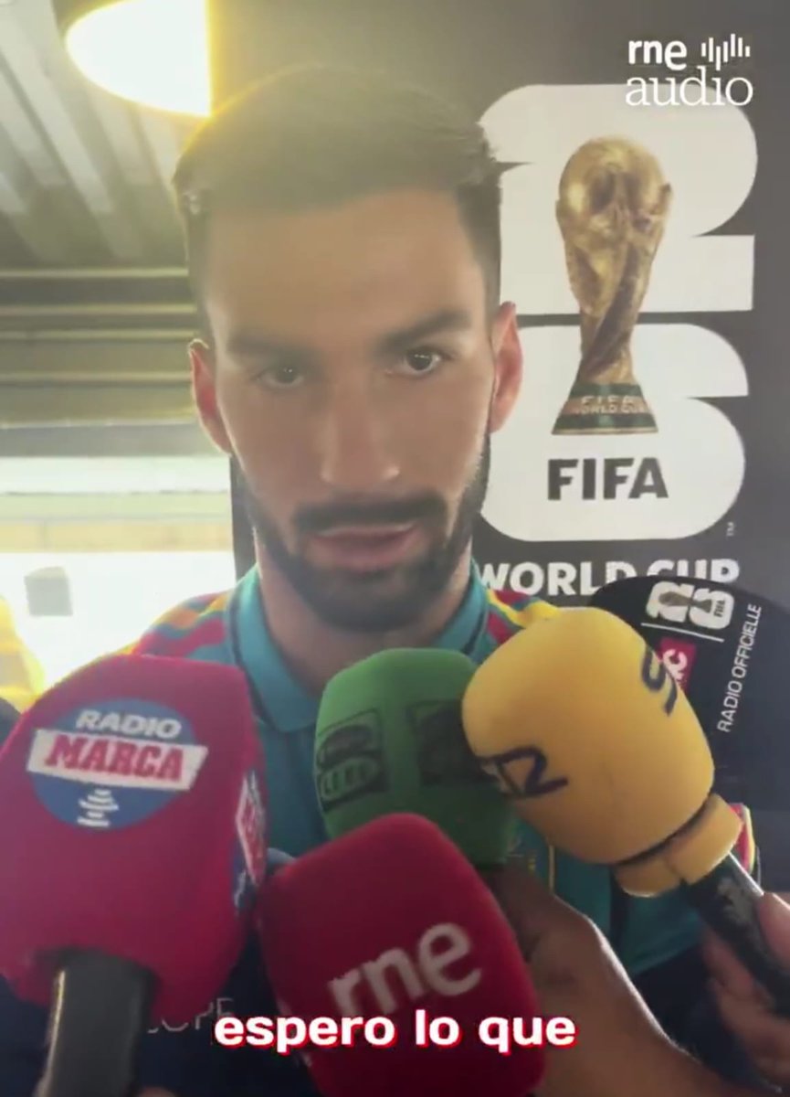 BarcaTimes's tweet photo. 🚨🎙️| Álex Baena: “I hope Lamine keeps doing what he’s done so far. If he can help us with another goal or a decisive assist, even better, but I think he’s having a fantastic tournament.

Maybe people expect him to score three goals every game, and he’s capable of that, but I also think he’s helping the team a lot defensively.” 🇪🇸