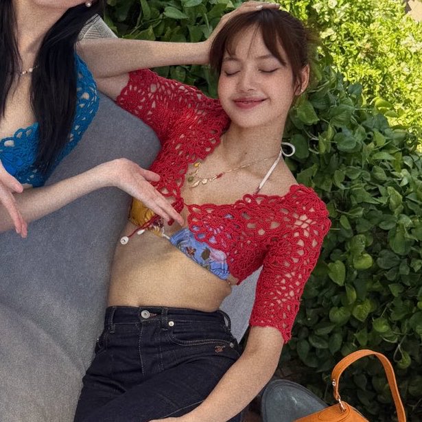 speedi_24's tweet photo. OMG WE WERE ROBBED BY LISA 😭 LOOK AT THIS FIT 🥵 https://t.co/kFuDFxJRYm