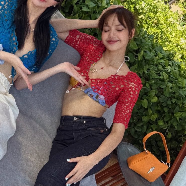 lalisamgger's tweet photo. So pretty, so perfect, love you LISA 🤍 https://t.co/V7Oj5TESUJ