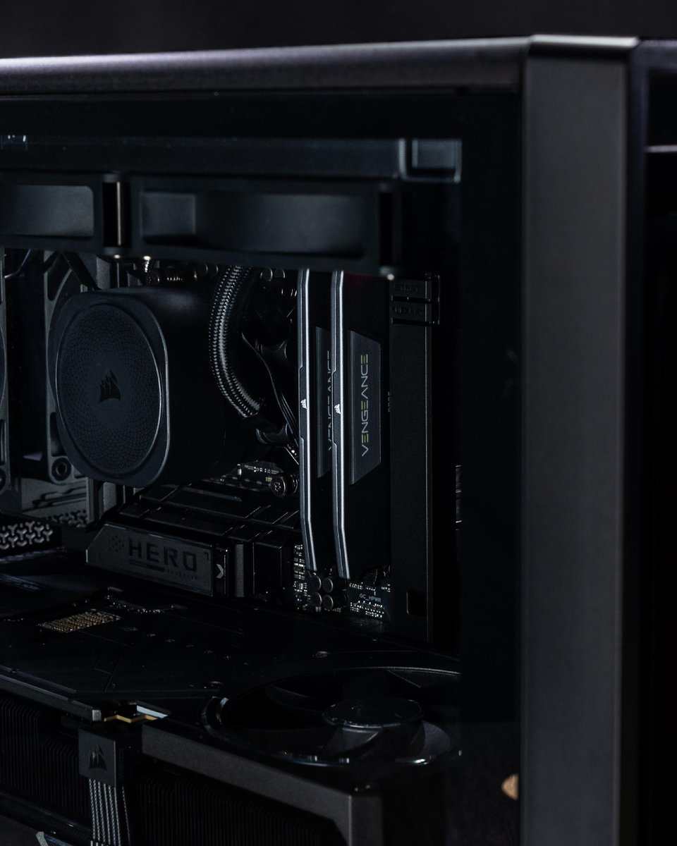 CORSAIR tweet media