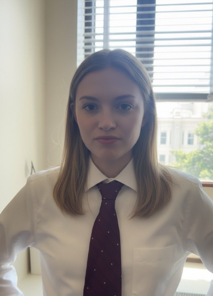 BodieCountIV's tweet photo. This is my coworker as a girl #50beers https://t.co/kTIUaqZPIQ