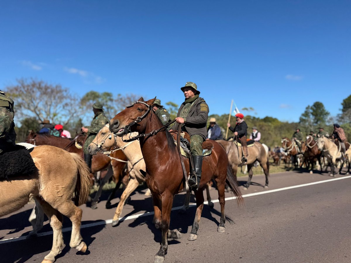 IngridJetter's tweet photo. La Policía de la Provincia de Corrientes presente en la 126 Peregrinación de San Luis del Palmar a Corrientes https://t.co/39xx53t8wa