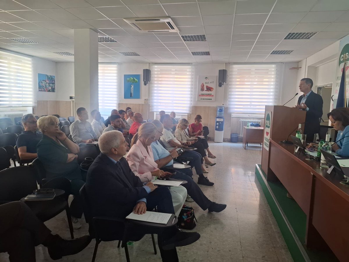 Cisl_Lazio's tweet photo. Comitato Esecutivo della CISL Lazio.
Assoluta e totale condivisione delle linee programmatiche della Nostra Segretaria Generale Cisl Nazionale Daniela Fumarola. 🇮🇹
Rilancio dell'umanesimo e sostegno alla piattaforma unitaria Cgil, Cisl, Uil. https://t.co/oCvHm2afuX