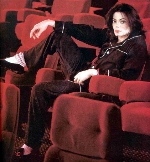 LiberianGirl779's tweet photo. Sometimes Michael would invite the fans camping outside the gates of his ranch into Neverland and watch his short films with them: “most of us sat on the floor around Michael. On his invitation, I helped myself to a handful of popcorn from the bucket on his lap as we watched a series of his videos, including the HIStory Teaser, the full length version of "Smooth Criminal," and clips from the Bad tour, on the big screen.”