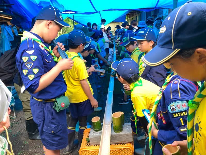 hiro29291129's tweet photo. 宮城県連盟 名取第1団 カブ隊です。
秘密基地作り、流しそうめん、川遊びなど野外活動を楽しみました。
https://t.co/AkCcoibRiC
🌲🌲🌲🪢🫡⚜️
#ボーイスカウト #秘密基地作り #巻き結び #ティピーテント #流しそうめん #川遊び #野外活動 #入隊式 #カブ隊 #カブ隊活動 #ボーイスカウト活動 #boyscout https://t.co/oN18kqCIbR