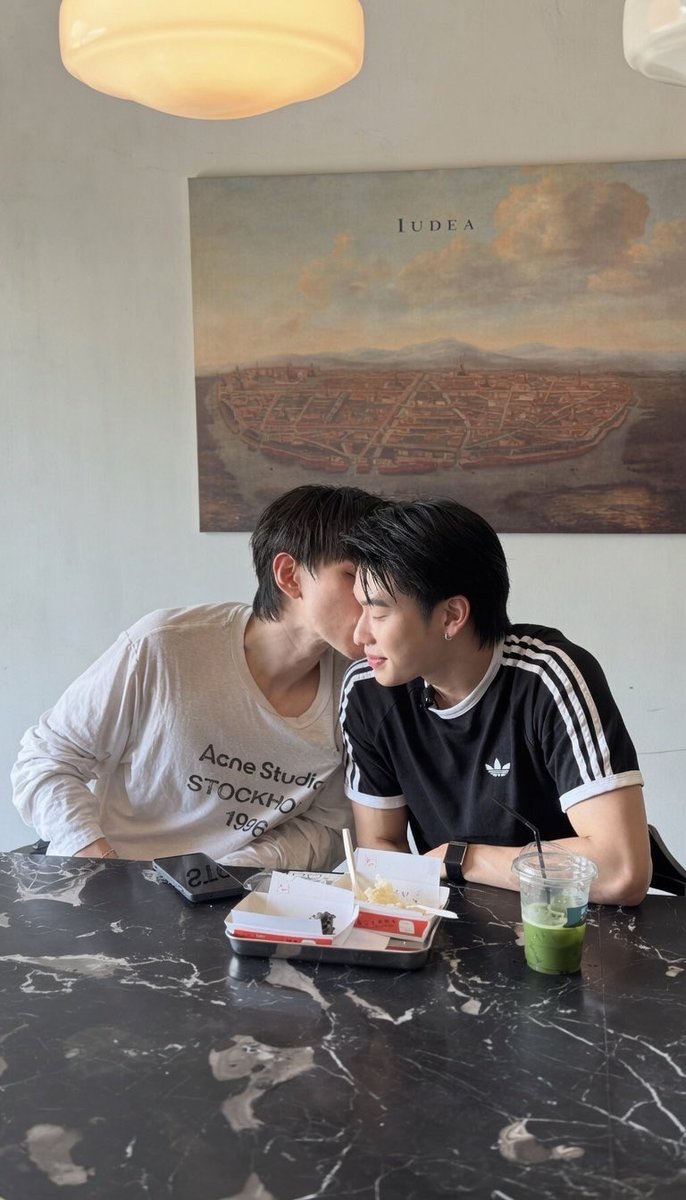 Aksorn_Joy's tweet photo. ยุดยา นอกจากโรตีสายไหมที่หอมหวาน 
ก็คงมีแก้มแฟนฮีนี่แหละที่หอมกว่า😍

//ตั้งอกตั้งใจหอมคักๆ ยัยเด็กก็พริ้มเลยนะคะ🫣

#OuRoadCloseFriendJourney_EP5 
#ต้าห์อู๋ออฟโรด #DaouOffroad https://t.co/xAaF80JaZo