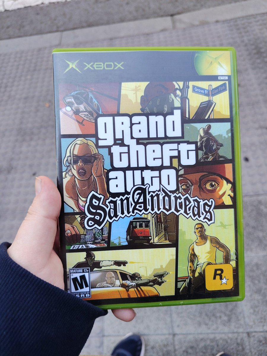 racinggamesmusi's tweet photo. Got this today
Damn, I really love the original Xbox box banner https://t.co/0PJwhZNXj1