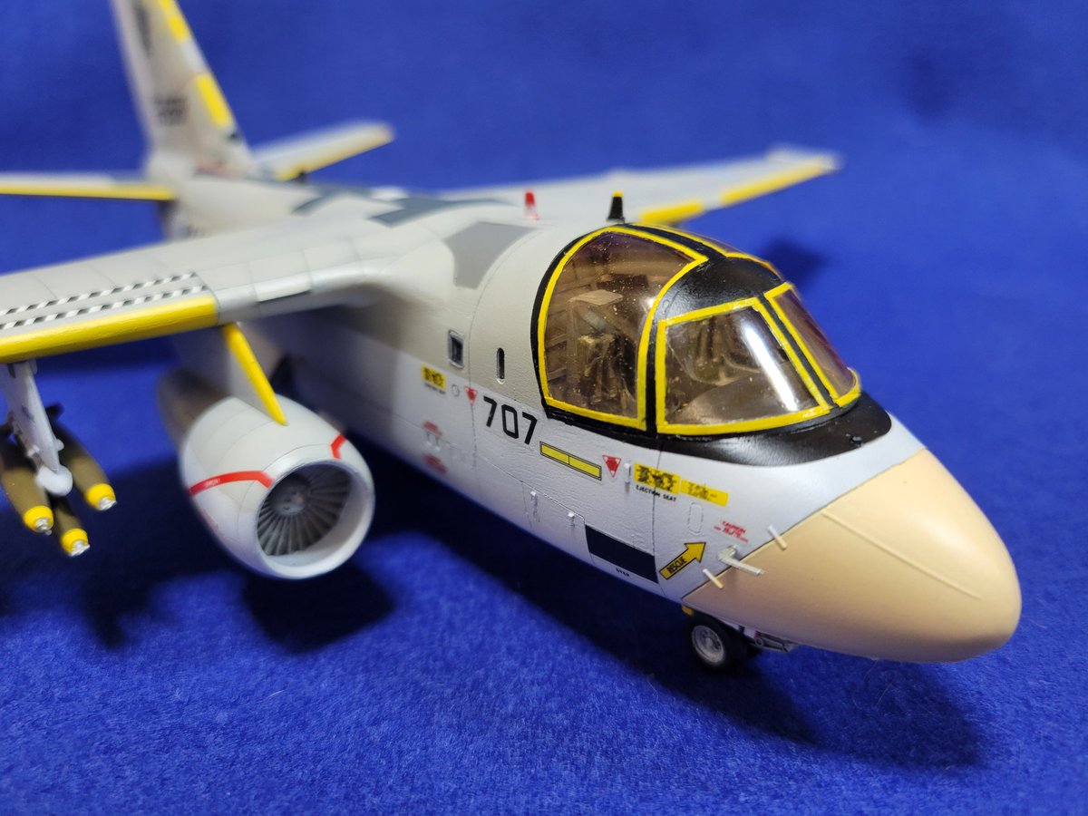 ar_arcadia's tweet photo. アップした写真見直したら窓の���色枠が太すぎるなこりゃ…
って事で作り直してみました。
自己満足ですが、自分の中では納得！スッキリ！ビフォア、アフター https://t.co/aWXfQWB2TM