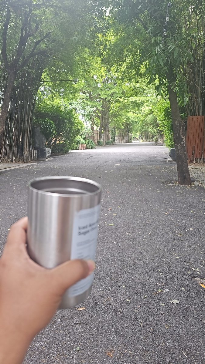 Gib2537's tweet photo. ยังหลงป่า  3คืนแล้วจ้า หาทางออกไม่เจอ ใครก็ได้พาเราออกไปน่อย
#ป่าไผ่
#ป่าไผ่หทัยราษฎร์
#เหงา
#สาวอวบ https://t.co/ptLXvHCELu
