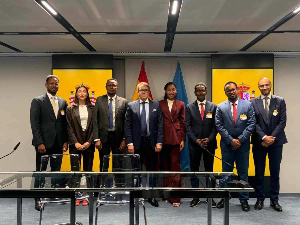 SONNALIVE's tweet photo. Somalia and Spain have signed strategic agreements in Madrid to convert debt relief into direct investments for priority social services and economic development. DG Dr. Saleiman Sheikh Omar represented the government. #Somalia #SONNA @MoF_Somalia @SpainMFA https://t.co/Nh8oRaB8Jn