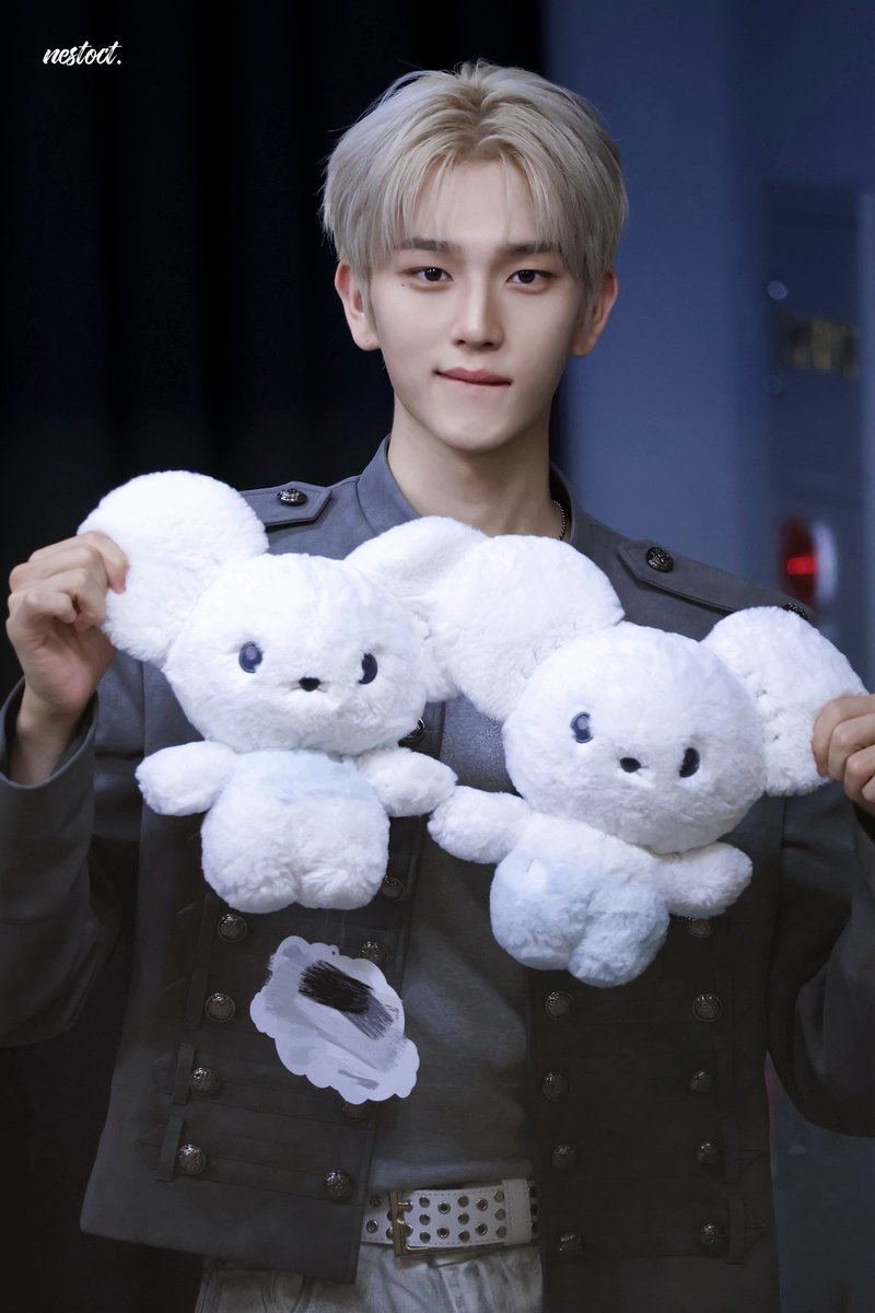 asmallnestinoct's tweet photo. 260613 스타라이크

ʕ̢̣·͡˔·ོɁ̡̣✧

#이펙스 #EPEX #백승 #BAEKSEUNG https://t.co/3pQrESgiqx