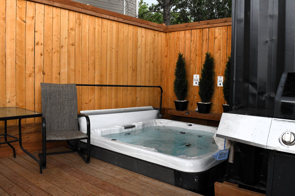 ChrisJeub's tweet photo. Honeycomb just had its best month ever — beat our old venue record. The driver: one sauna addition. Cost ~$40K to build, already clawed back ~20% of that in a single month's gross bookings. Land beats listings. #Glamping #LandDevelopment https://t.co/RKaL5TYOBX