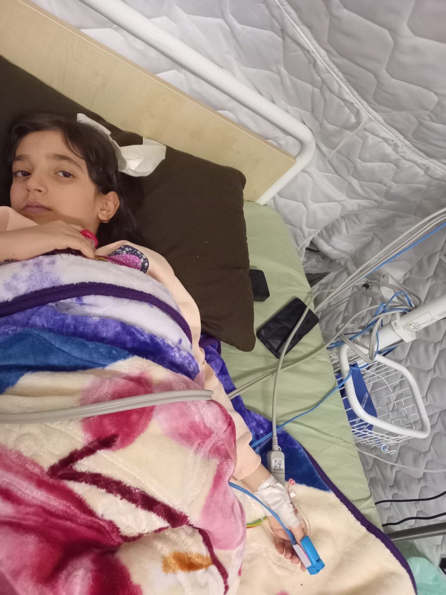 oct7_apr14_oct1's tweet photo. Fergie chambers was funding the treatment of a gazan child i help who is in Egypt needing medicine for her failing kidneys and now i have no way to raise the $8000 for her dose due 8/20! This girl will die of kidney failure without this! Please help fergie! Her life spends on it! https://t.co/KKUcx85p0Y