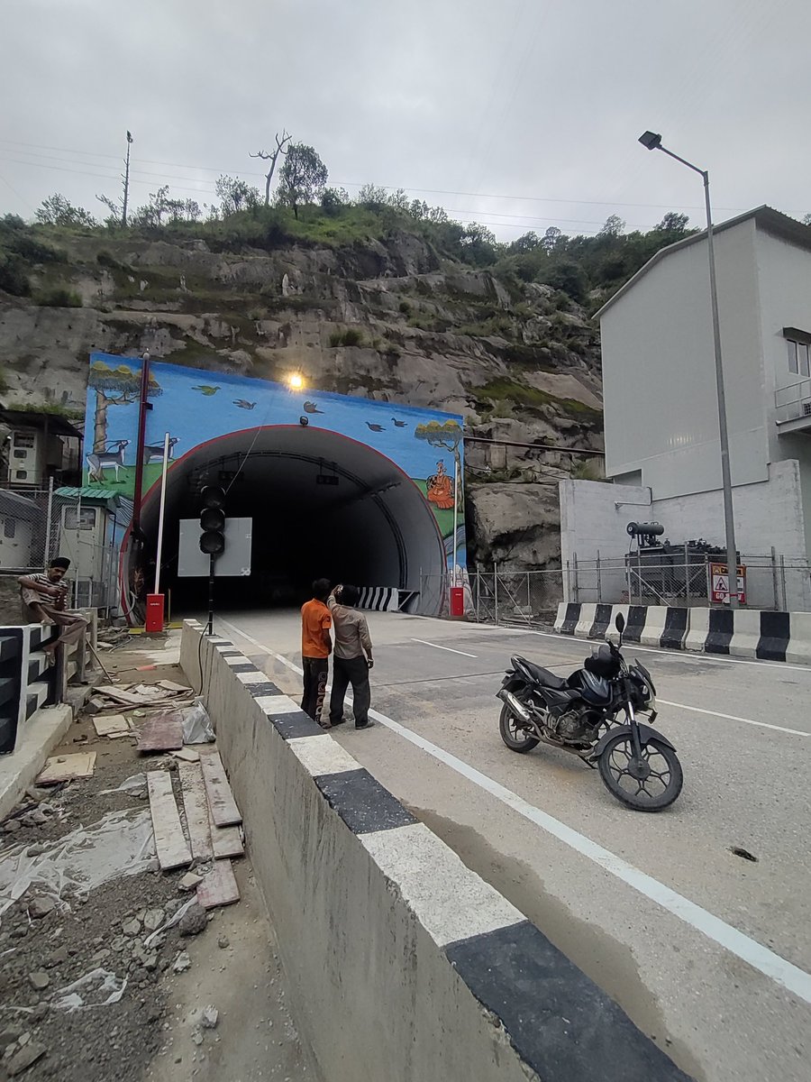 VaruNRoxy's tweet photo. #kullu #manali #highway #new #tunnel https://t.co/bAZW69fVVB