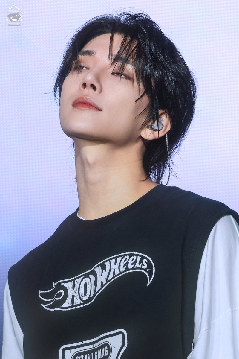RAN_1230SHU's tweet photo. 260620 CARATLAND

🪽

#JOSHUA #조슈아 #ジョシュア
#SEVENTEEN #세븐틴 https://t.co/L6DZl8c9eB