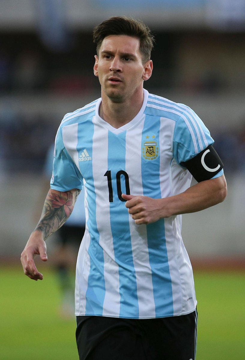 Donaldulri2rac's tweet photo. @FANFOOTMESSI Le meilleur de tout le temps https://t.co/ai55M4y9Qp