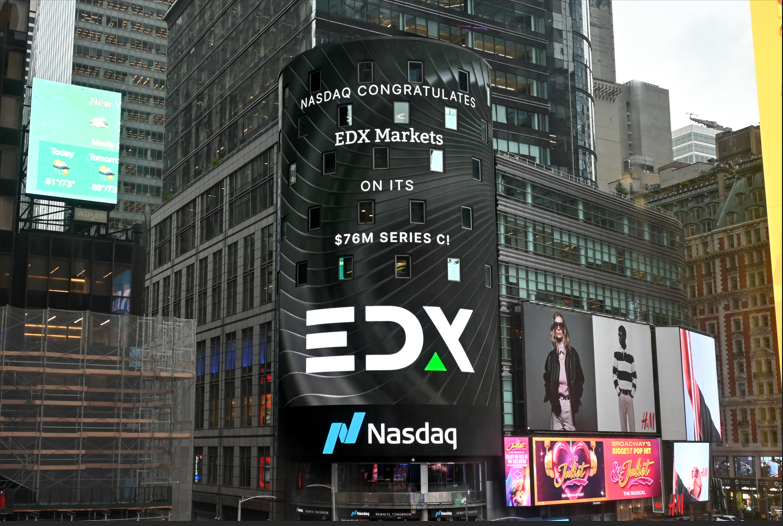 markets_edx's tweet photo. Thank you to @Nasdaq for featuring EDX Markets on its iconic Times Square tower following the close of our $76 million Series C funding round led by @SBI_DAH.

Read more: https://t.co/gwc7VvmCC5 https://t.co/6YLecFhA0c