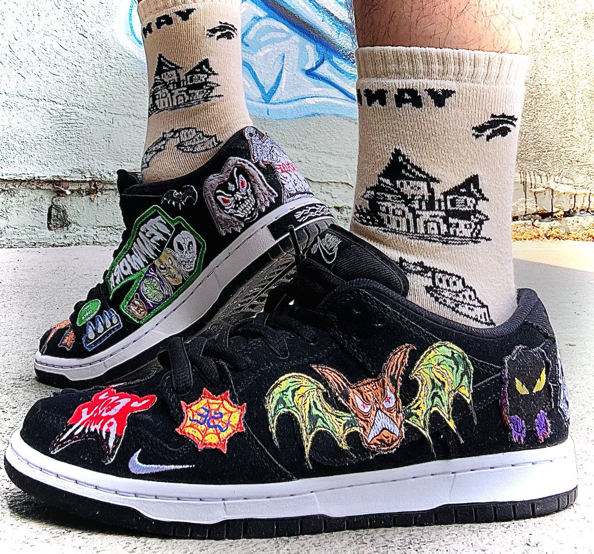 SneakerTweeker's tweet photo. Nike SB Neckface Dunks to start this Monday off right. @nikestore @nikesb #yoursneakersaredope #wearyourkicks #photographyisart #DunksforDays #KOTD #photooftheday #SNKRSkickcheck #SNKRS #sneakerhead https://t.co/TkRC0WqkhP